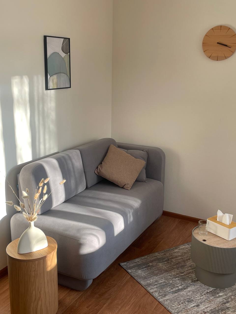 Кабинет в Липецке: диван и зона ожидания